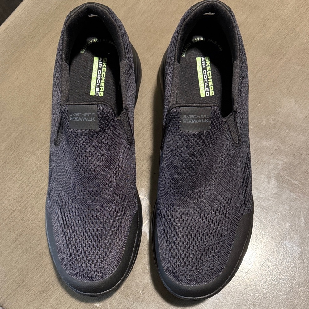 Skechers GOwalk Men's Slip-On Sneakers - Black
